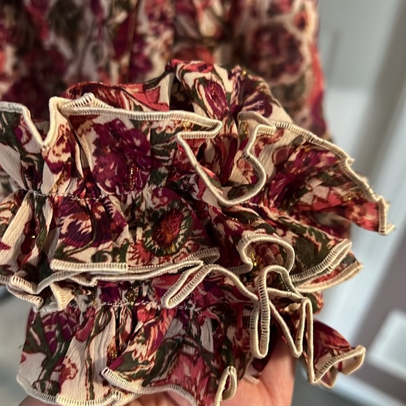 Express Blouse with Ruffle Cuffs - Picture 3 of 5